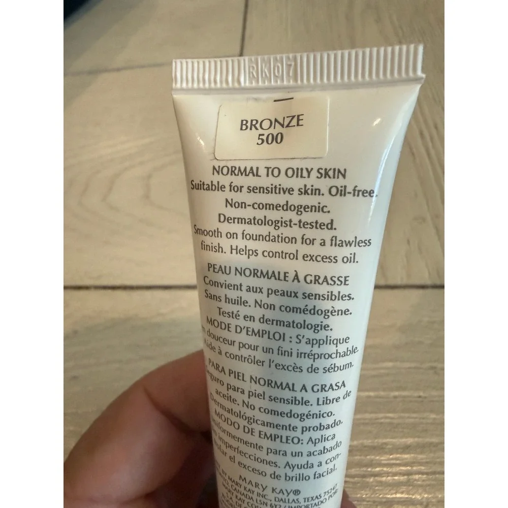Mary Kay Medium Coverage Foundation Bronze 500 Normal to Oily Skin 1 fl oz NWOB